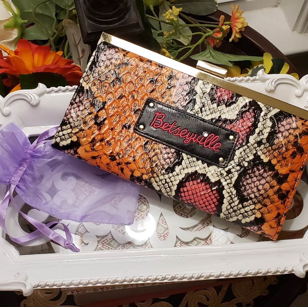 🛍Betseyville by Betsey Johnson  Wallet